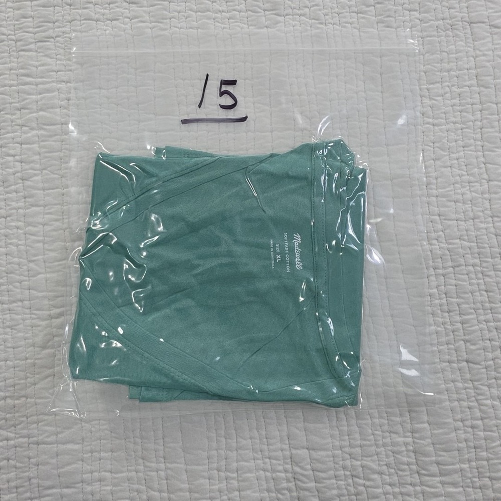 Madewell T-Shirt Womens XL Green V-Neck Pocket Tee Short Sleeve Softfade NEW NWT - Picture 15 of 15